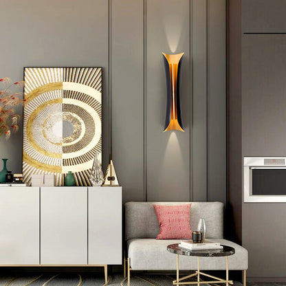Modern Curl Wall Sconce | Black Metal Indoor Wall Light