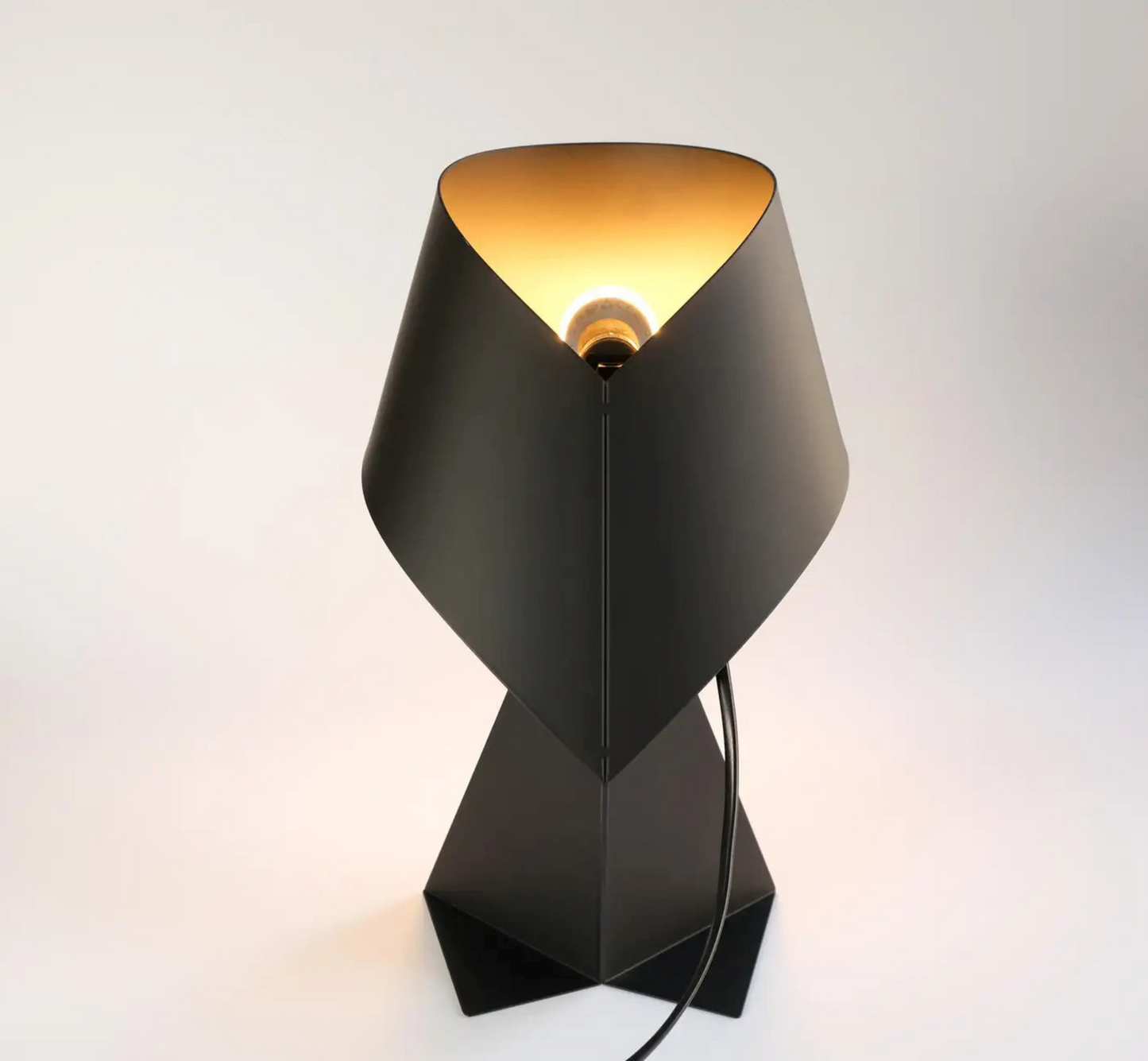 Tie Table Lamp Origami Geometric Iron | 23cm 32cm Size | Black White E27