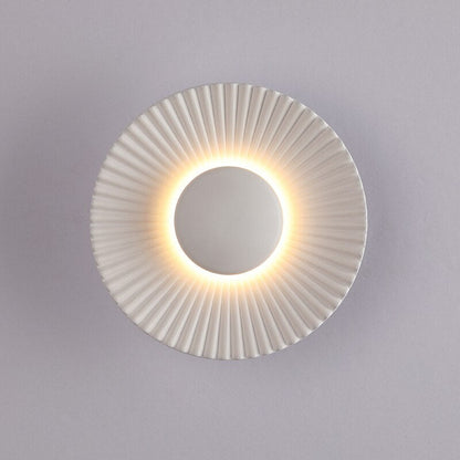 Hasna SunRay Wall Lamp | Modern Metallic Sun Design